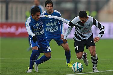 استقلال با نمایشی قابل توجه در ورزشگاه آزادی با یک گل صبا را شکست داد و موقتا صدرنشین لیگ برتر فوتبال ایران شد.